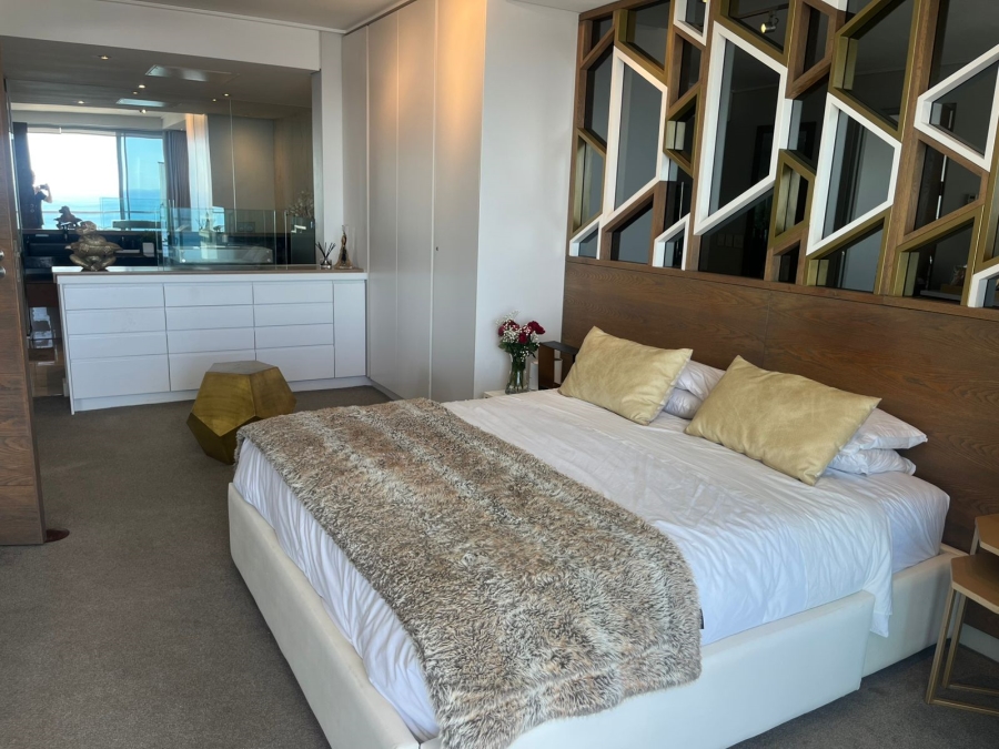 2 Bedroom Property for Sale in Sea Point Western Cape